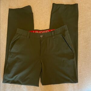 Under Armour men’s golf/ casual pants.